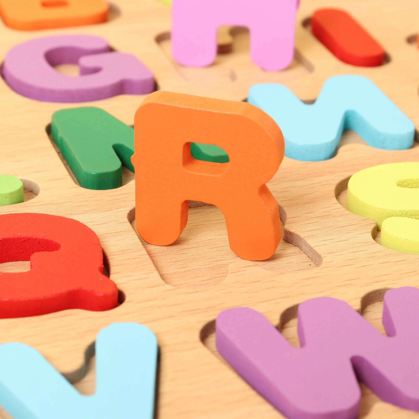 Puzzle en bois – Alphabet et chiffres colorés